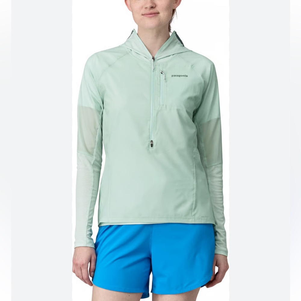 This is a Patagonia Women's Airshed Pro Pullover, size L